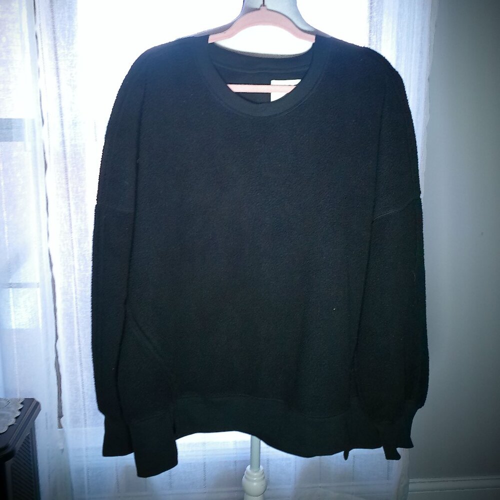 SO Long Sleeve Scoop Neck Black Sherpa Sweater L